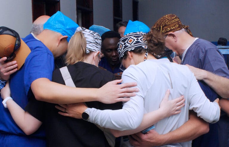 Surgical Team Unites in Prayer